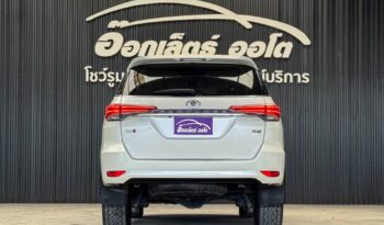 Toyota Fortuner 2.8V 4WD 2016 full