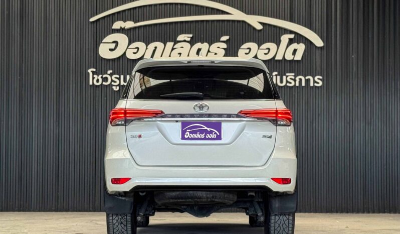 Toyota Fortuner 2.8V 4WD 2016 full