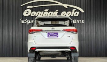Toyota Fortuner 2.8 TRD Sportivo 2WD 2017 full