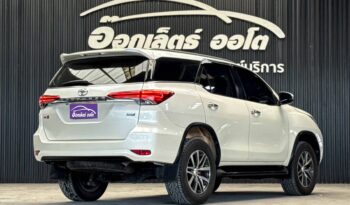 Toyota Fortuner 2.8V 4WD 2016 full