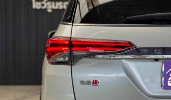 Toyota Fortuner 2.8V 4WD 2016 full