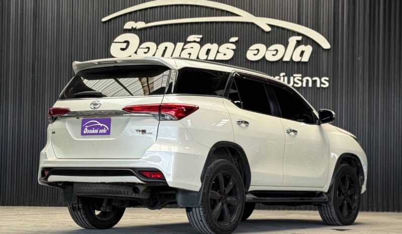 Toyota Fortuner 2.8 TRD Sportivo 2WD 2017 full