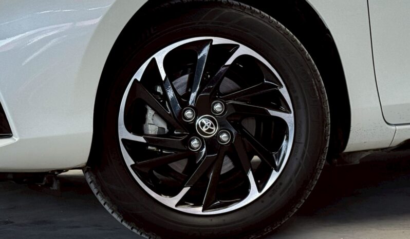 Toyota Yaris 1.2 Sport Premium Black Roof (MNC) 2022 full