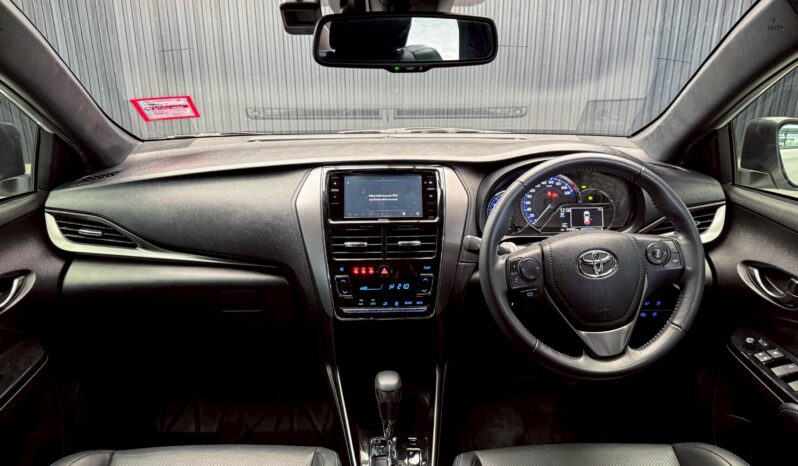Toyota Yaris 1.2 Sport Premium Black Roof (MNC) 2022 full