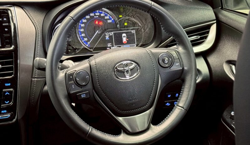 Toyota Yaris 1.2 Sport Premium Black Roof (MNC) 2022 full