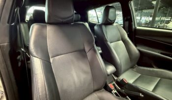 Toyota Yaris 1.2 Sport Premium Black Roof (MNC) 2022 full