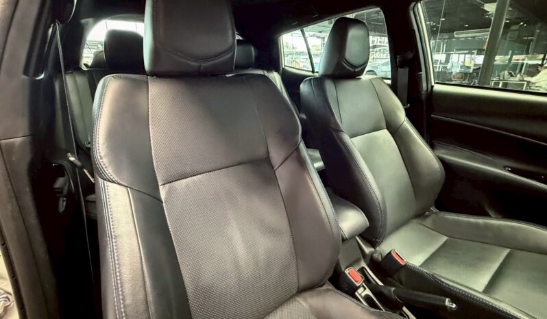 Toyota Yaris 1.2 Sport Premium Black Roof (MNC) 2022 full
