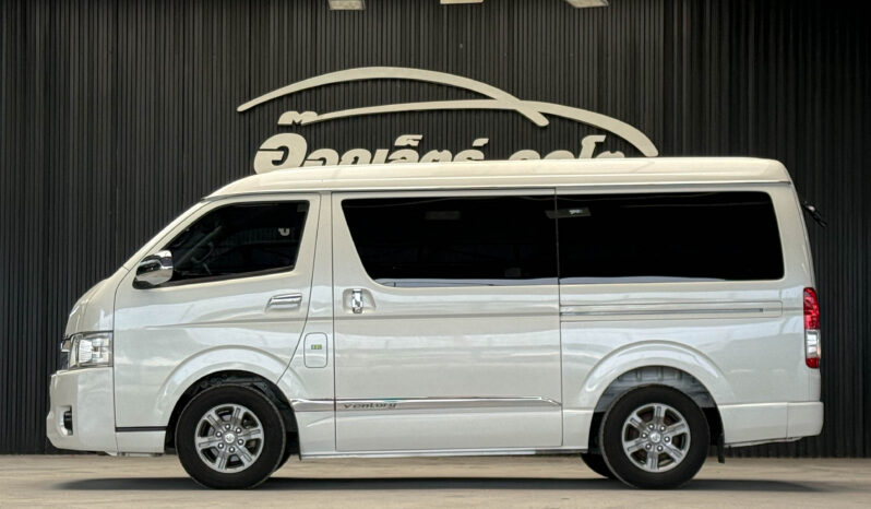 Toyota Ventury 2.7 G 2019 full