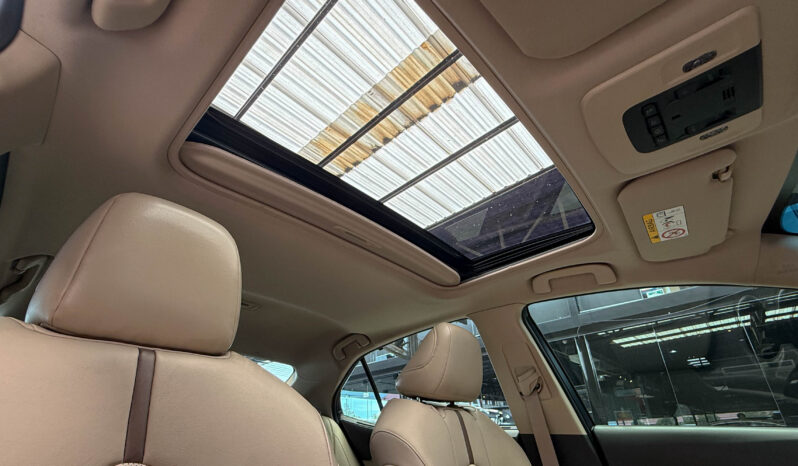 Toyota Camry 2.5 Hybrid (Sunroof) ปี 2019 full