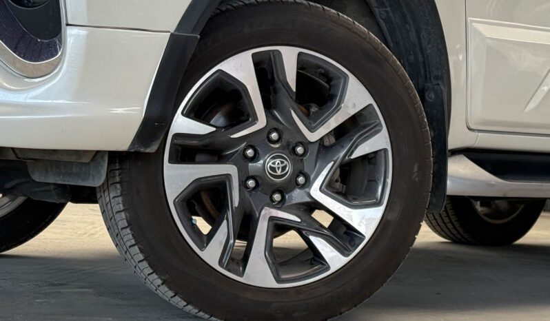 Toyota Fortuner 2.4 V 2WD ปี2018 full