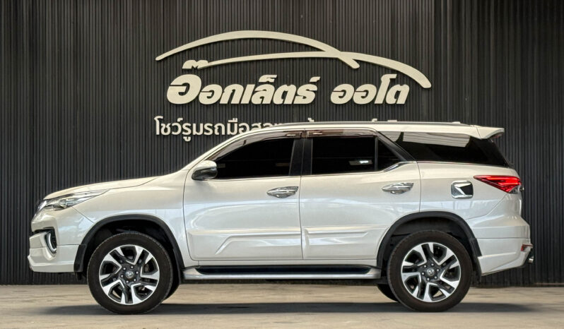 Toyota Fortuner 2.4 V 2WD ปี2018 full