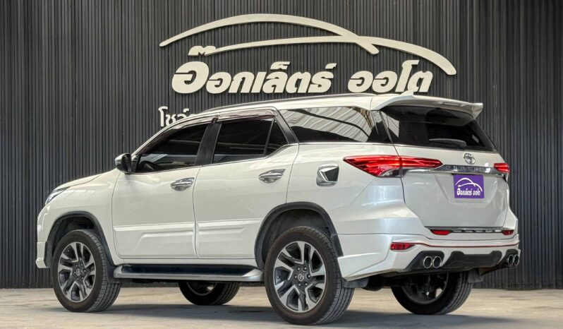 Toyota Fortuner 2.4 V 2WD ปี2018 full