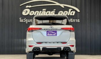 Toyota Fortuner 2.4 V 2WD ปี2018 full