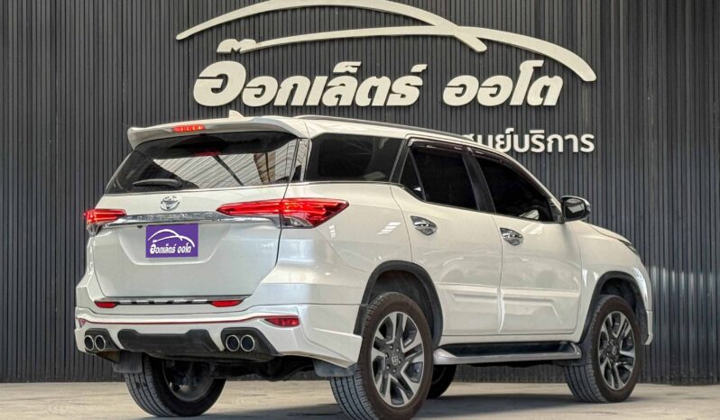 Toyota Fortuner 2.4 V 2WD ปี2018 full