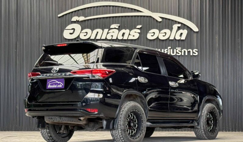 Toyota Fortuner 2.4 V Navi 2WD 2016 full