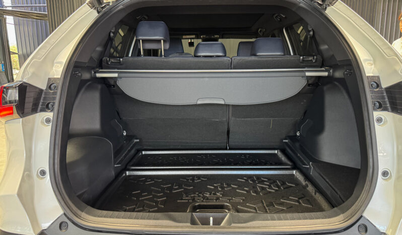 Toyota Yaris Cross 1.5 HEV Nightshade Edition 2025 full
