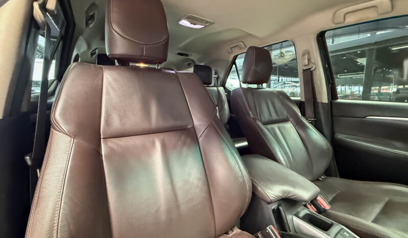 Toyota Fortuner 2.4 V Navi 2WD 2016 full